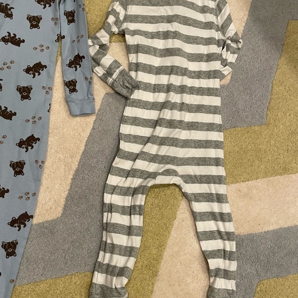 Pair of onesie jammies - Picture 8 of 10